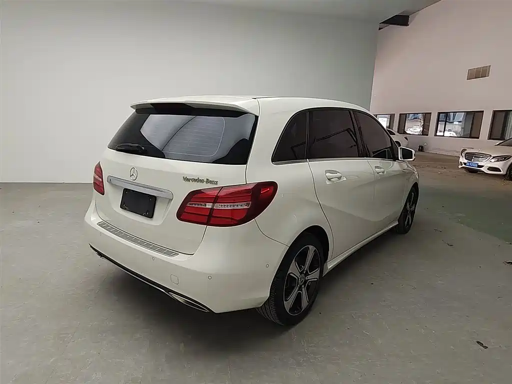 Mercedes-Benz B-Class — миниатюра 12