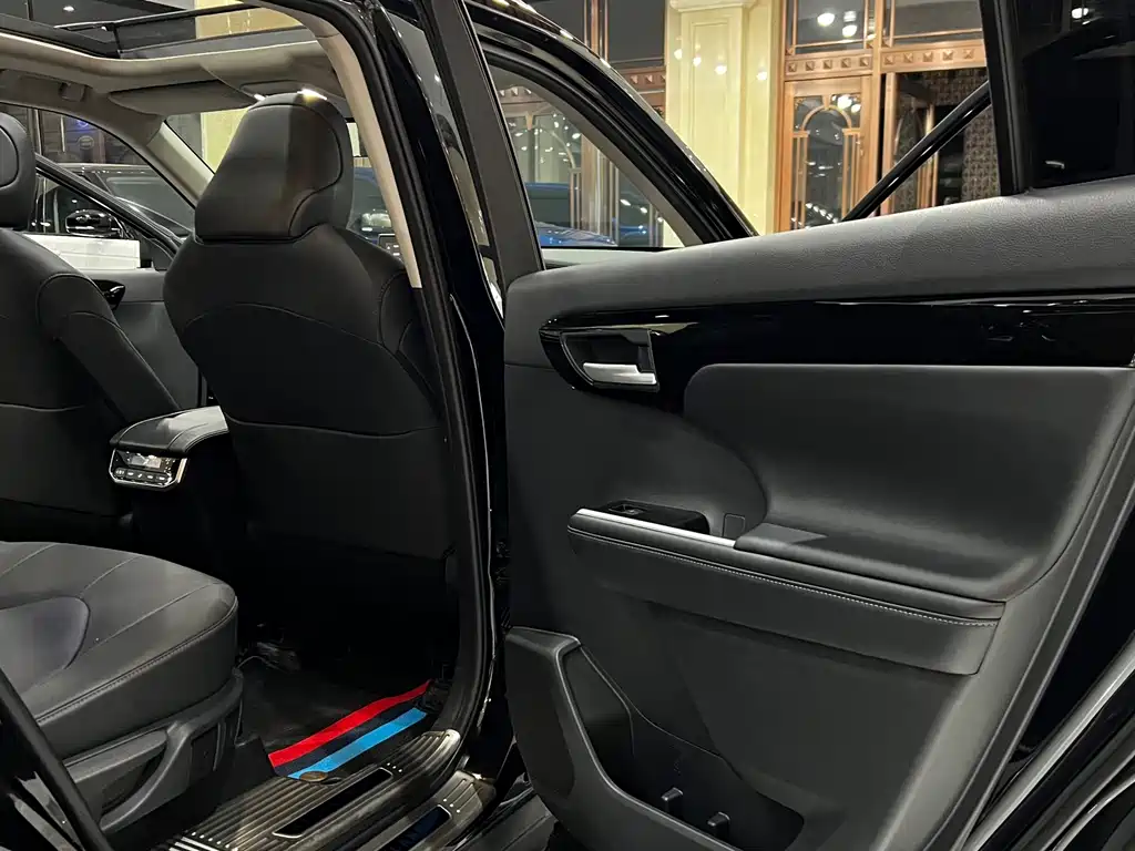 Toyota Highlander — миниатюра 15