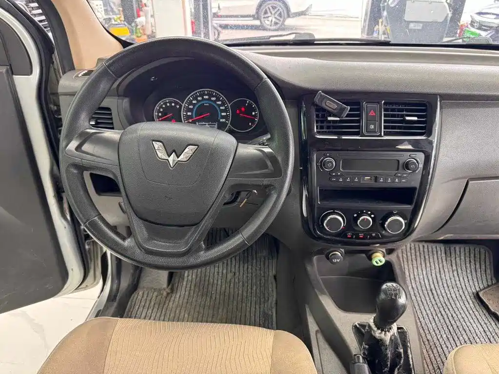 Wuling Rongguang V — миниатюра 11