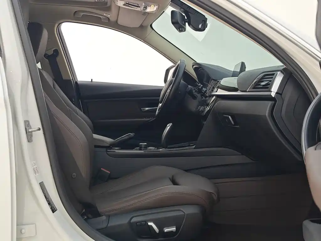 BMW 3 Series — миниатюра 13