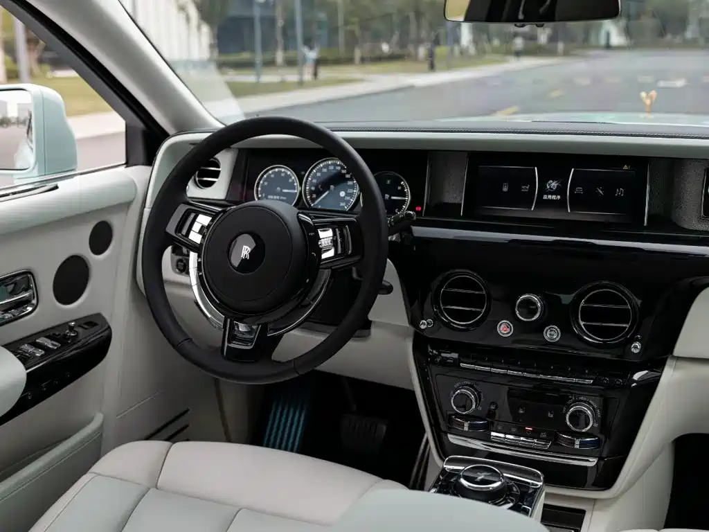 Rolls-Royce Phantom — миниатюра 13