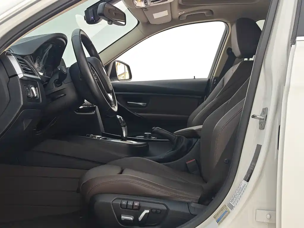 BMW 3 Series — миниатюра 7
