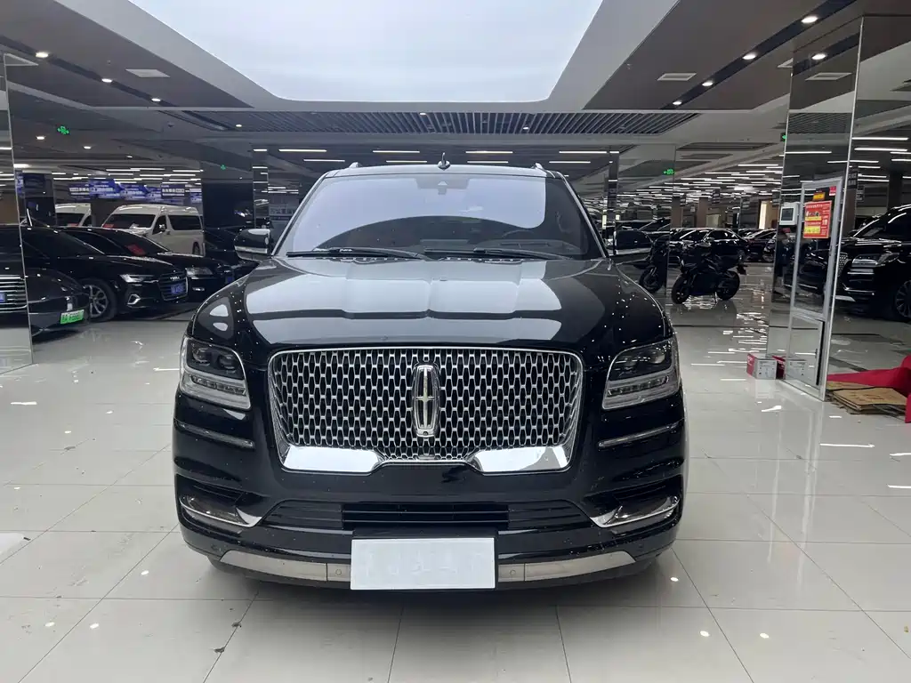 Lincoln Navigator — миниатюра 2