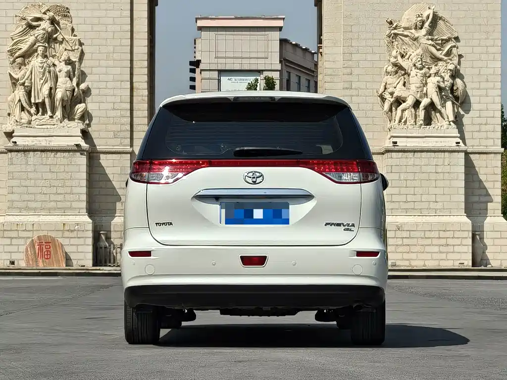 Toyota Previa — миниатюра 12