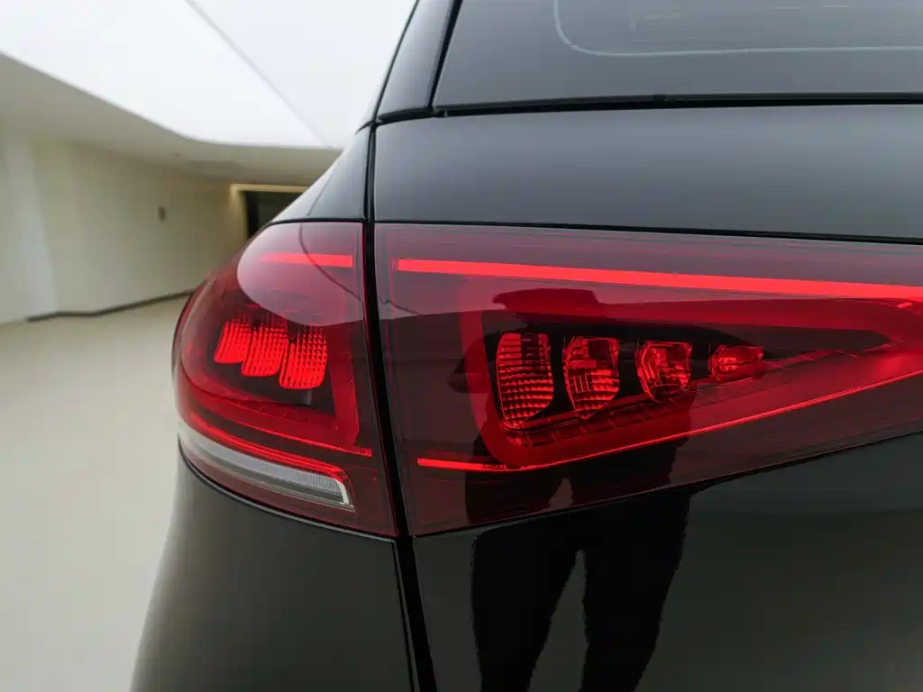 Mercedes-Benz GLE New Energy — миниатюра 9