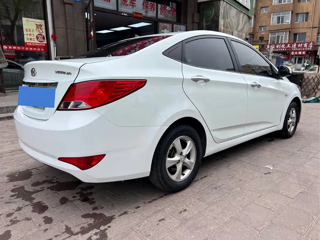 Hyundai Verna — миниатюра 4