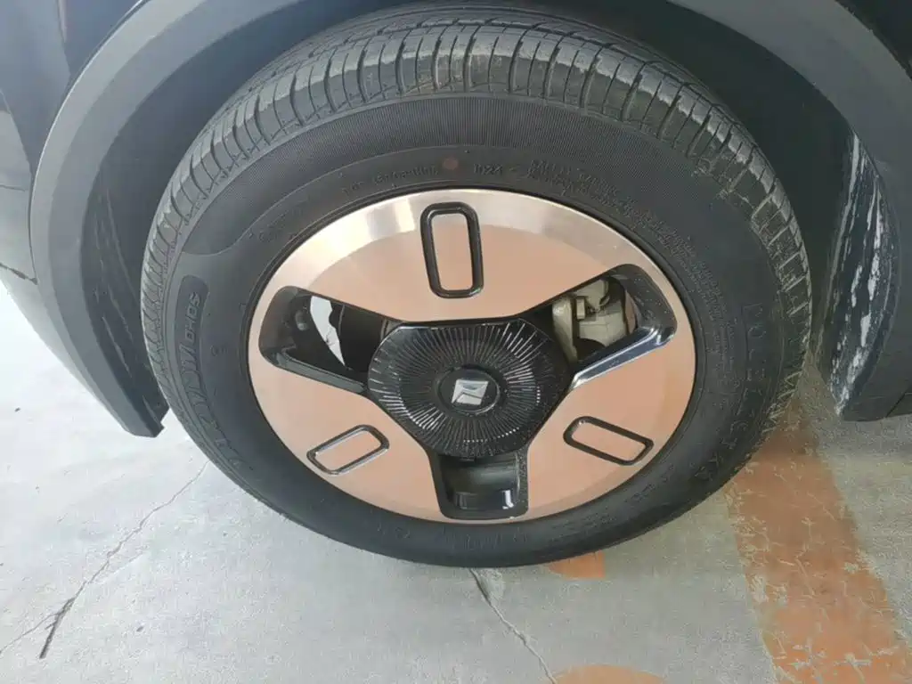 Baojun KiWi EV — миниатюра 23
