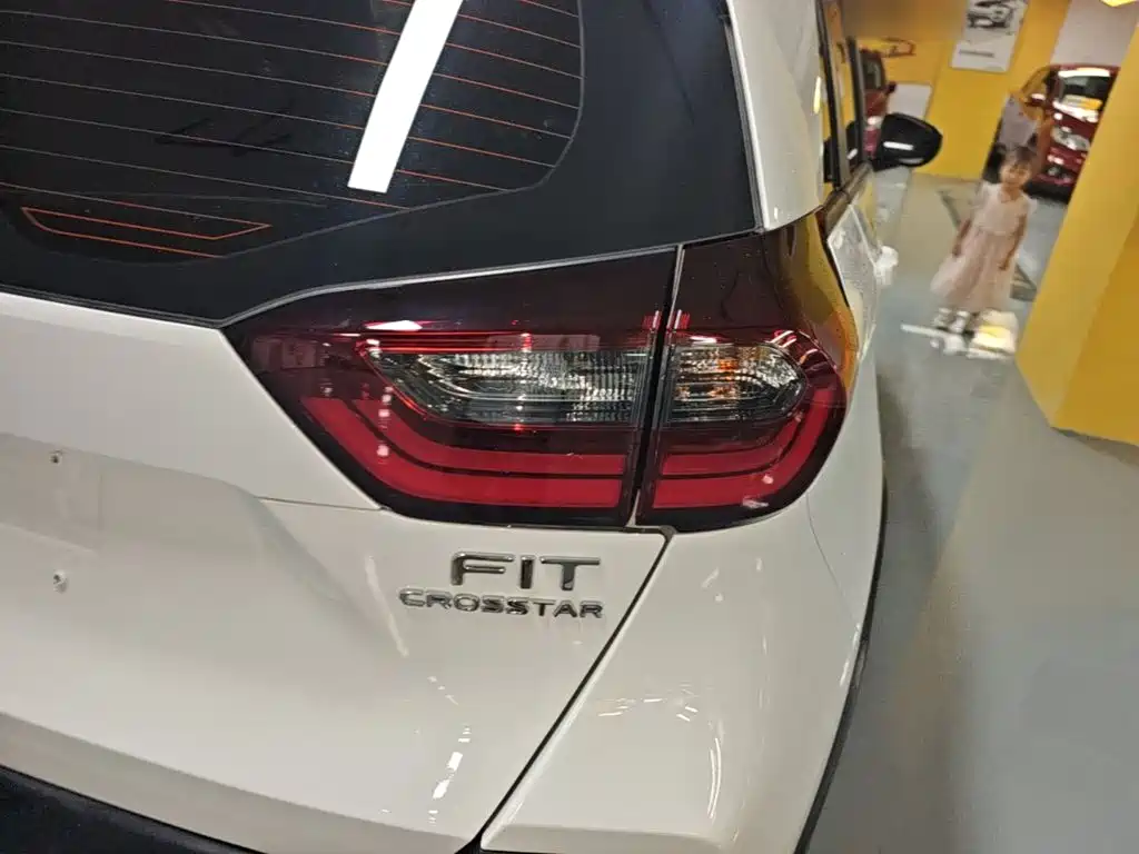 Honda Fit — миниатюра 8
