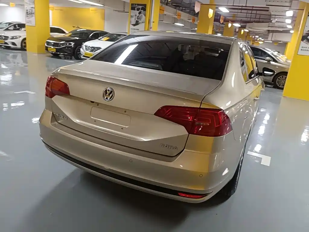 Volkswagen Bora — миниатюра 7