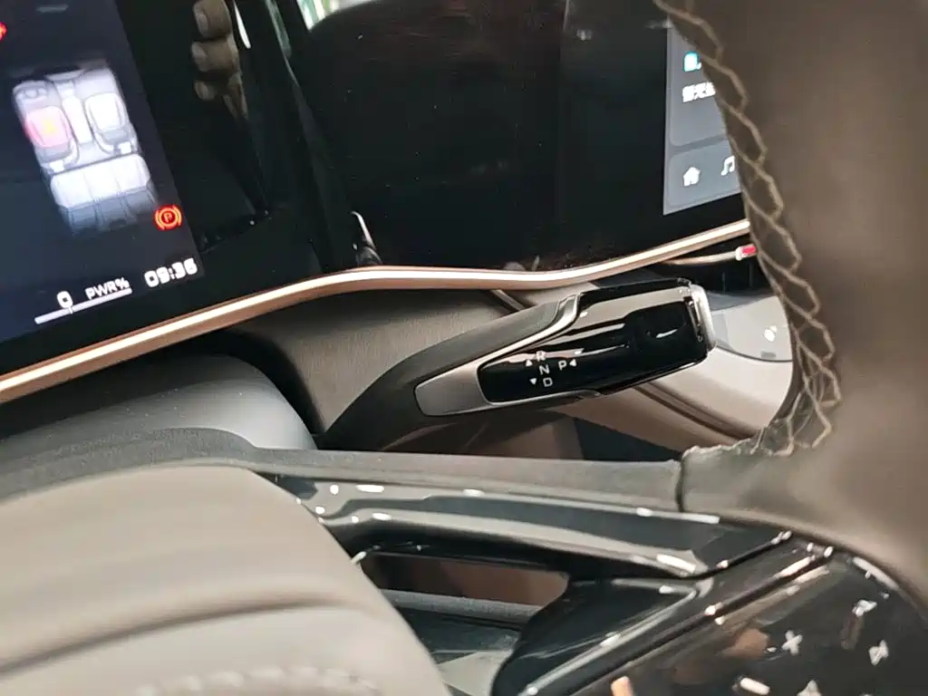 Hongqi Hongqi EH7 — миниатюра 14