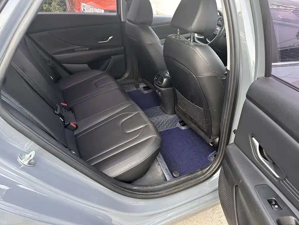 Hyundai Elantra — миниатюра 7