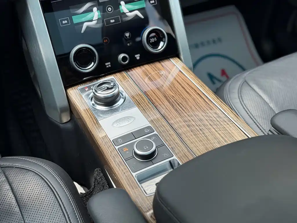 Land Rover Range Rover — миниатюра 12