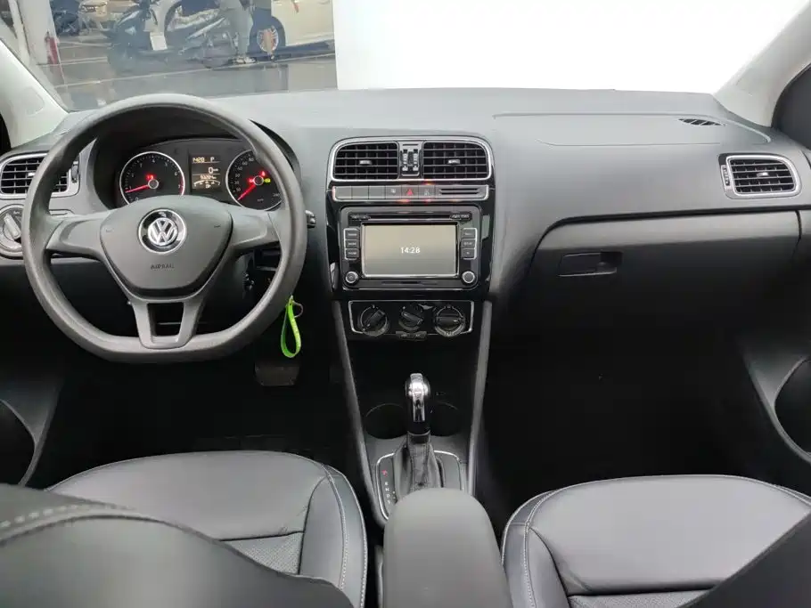 Volkswagen Polo — миниатюра 12