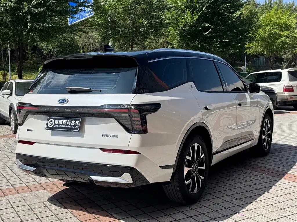 Ford Edge — миниатюра 17