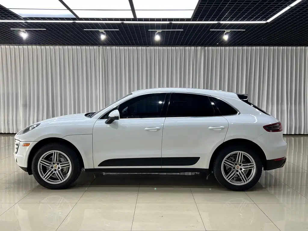 Porsche Macan — миниатюра 3