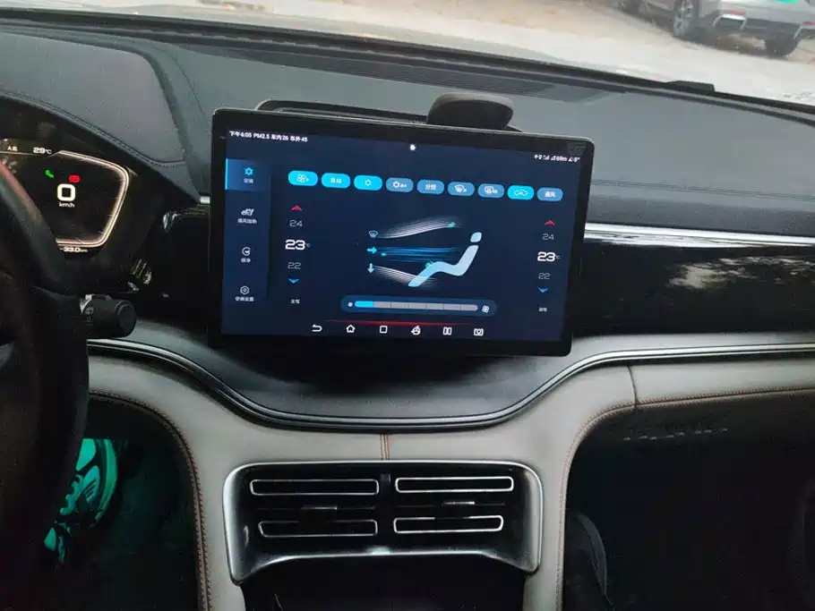 BYD PLUS New Energy — миниатюра 13