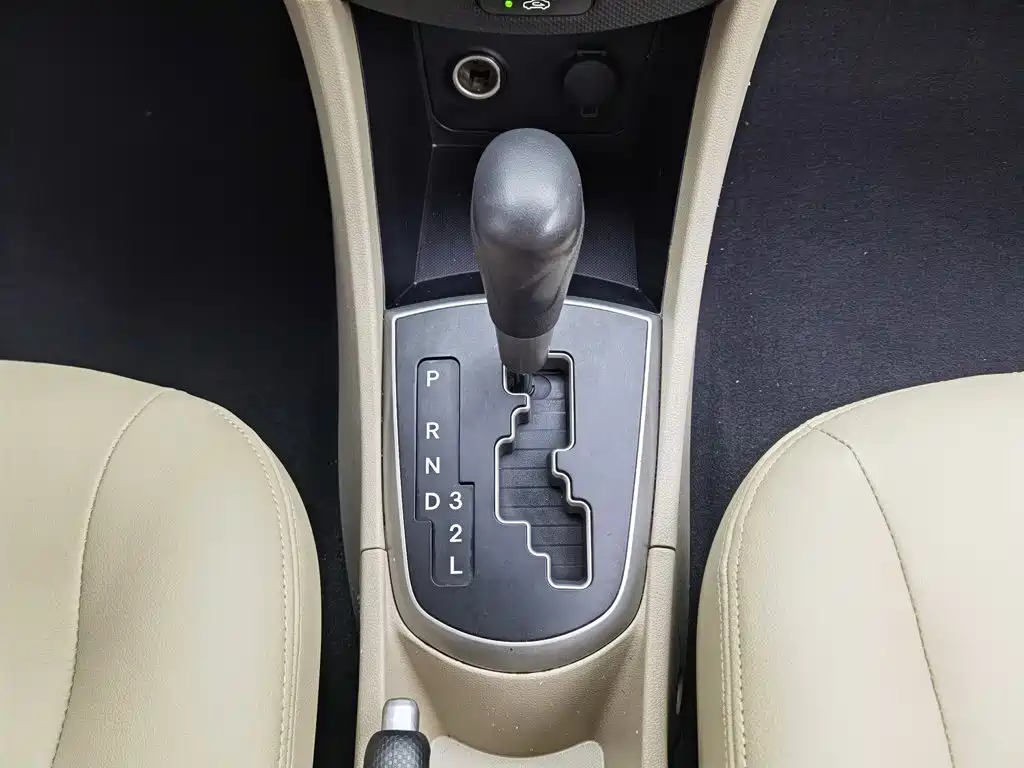 Hyundai Verna — миниатюра 13