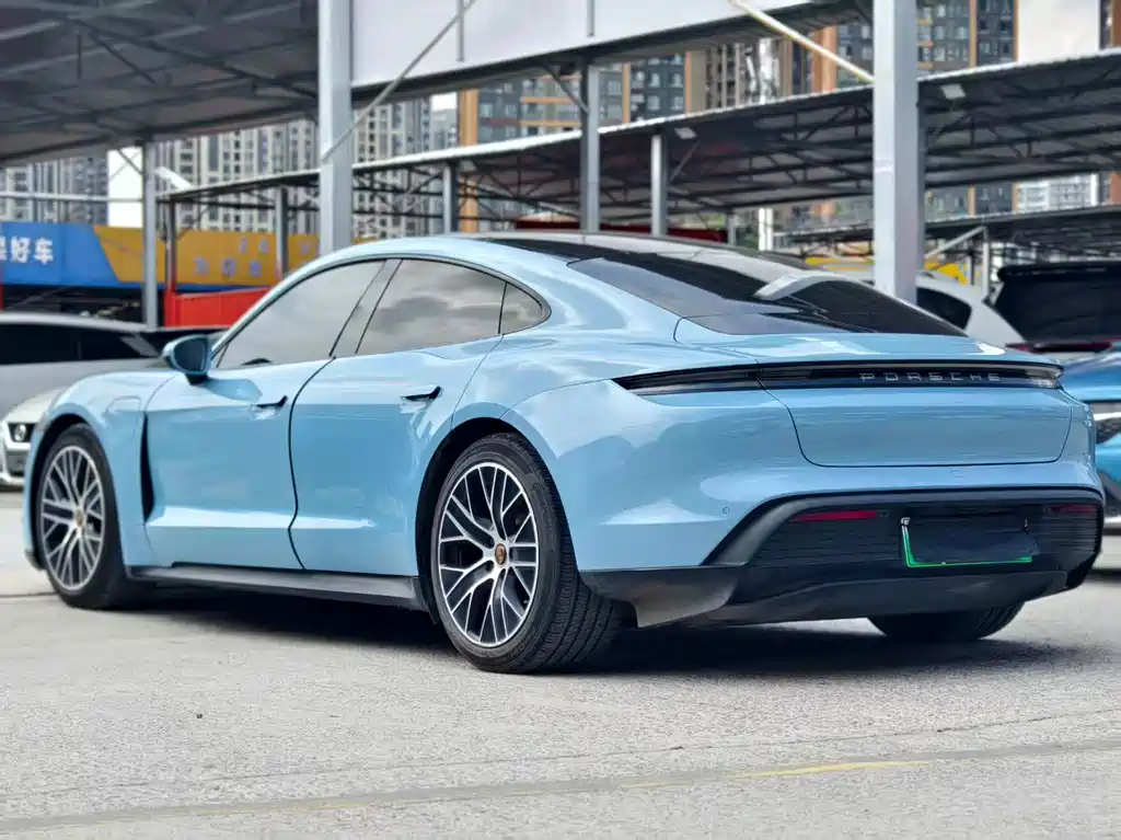 Porsche Taycan — миниатюра 7