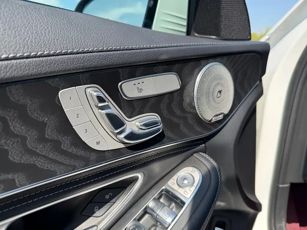 Mercedes-Benz C-Class — миниатюра 13