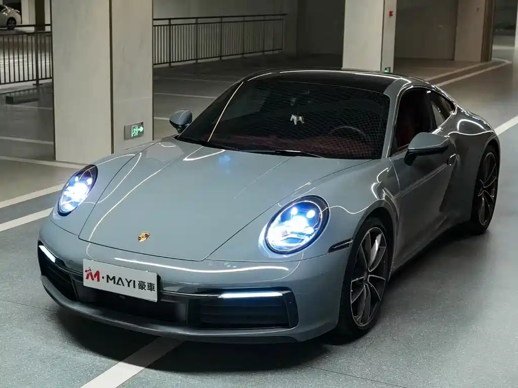 PORSCHE 911
