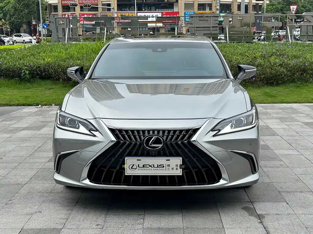 Lexus ES — миниатюра 2