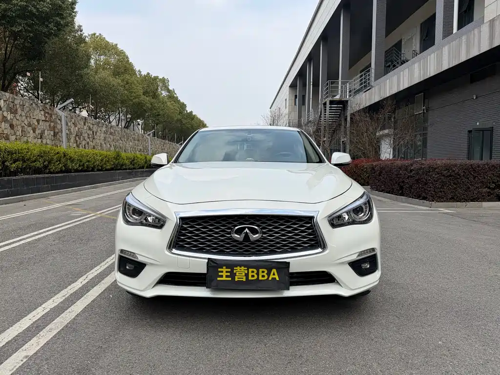 INFINITI Q50L
