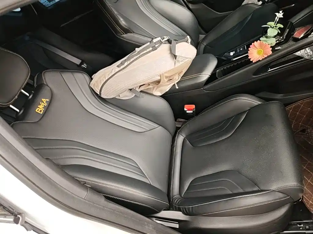 Geely Binyue — миниатюра 20