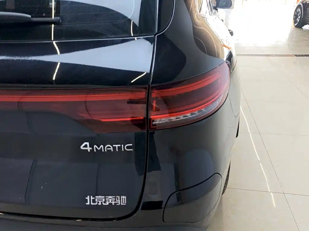 Mercedes-Benz EQC — миниатюра 8