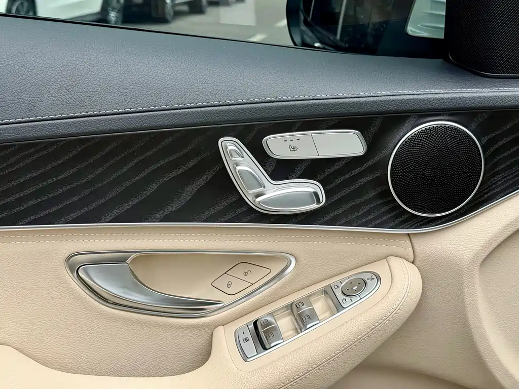 Mercedes-Benz C-Class — миниатюра 16