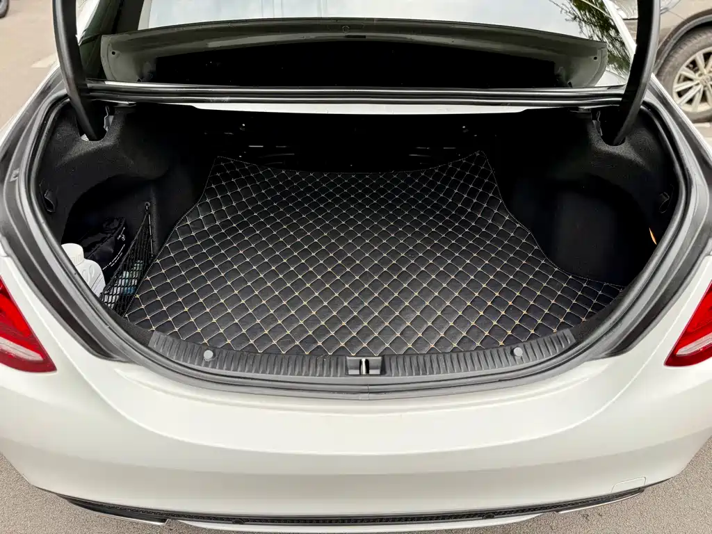 Mercedes-Benz C-Class — миниатюра 25