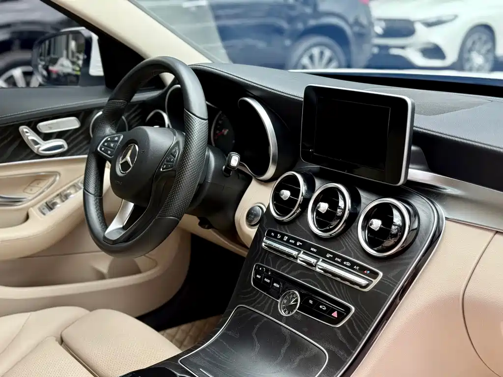 Mercedes-Benz C-Class — миниатюра 30