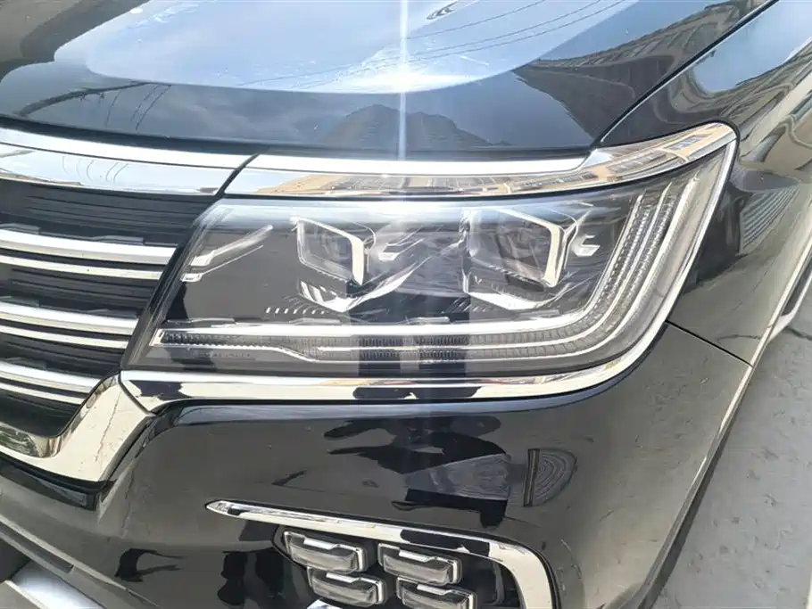 ROEWE  RX8