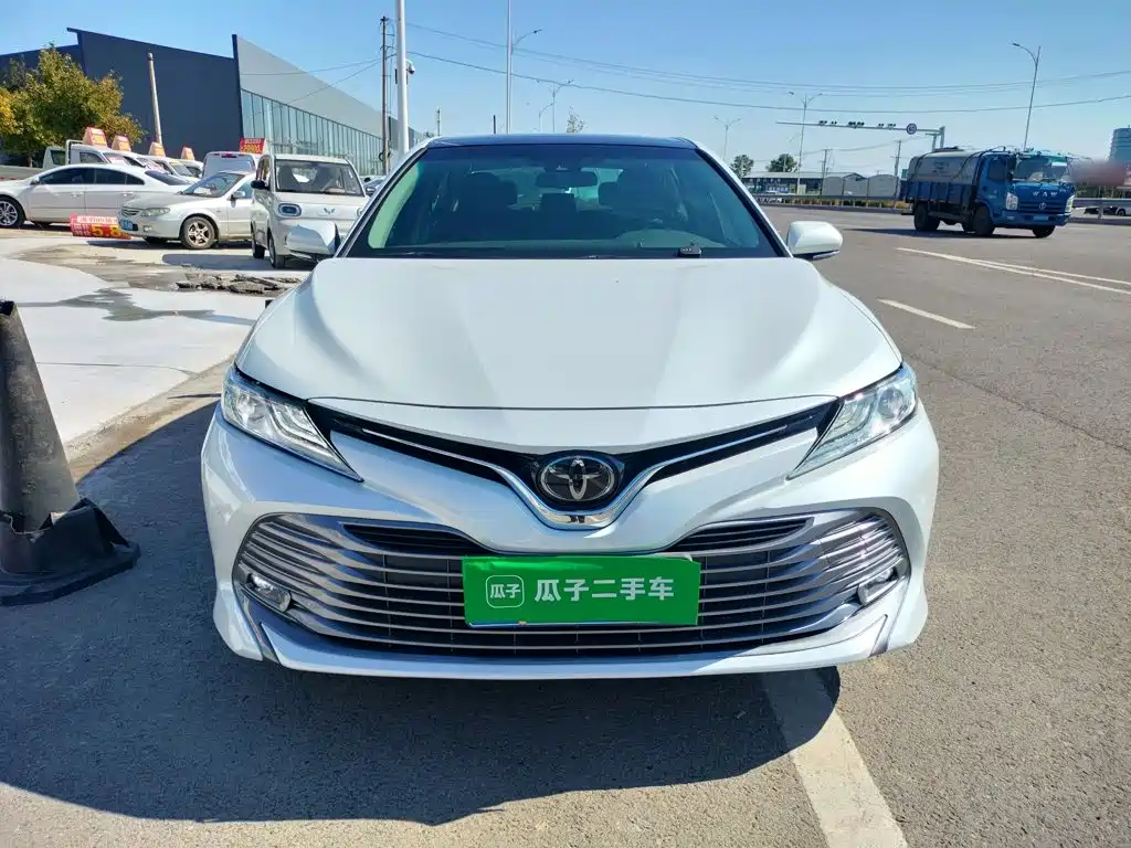 Toyota Camry — миниатюра 3