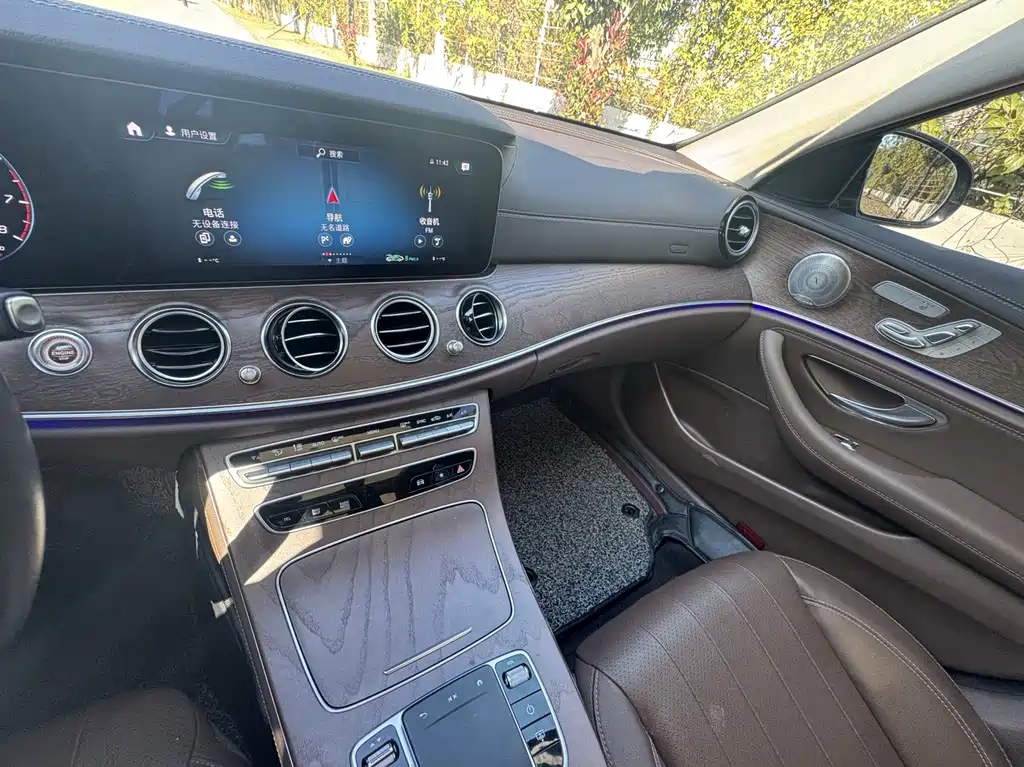 MERCEDES-BENZ E CLASS