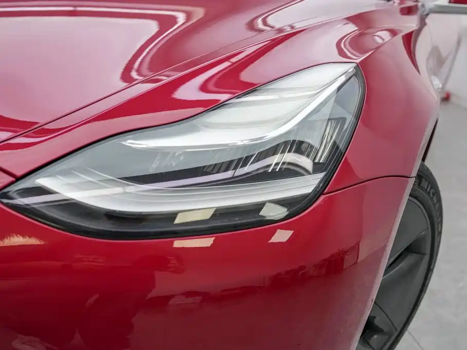 Tesla Model 3 — миниатюра 2