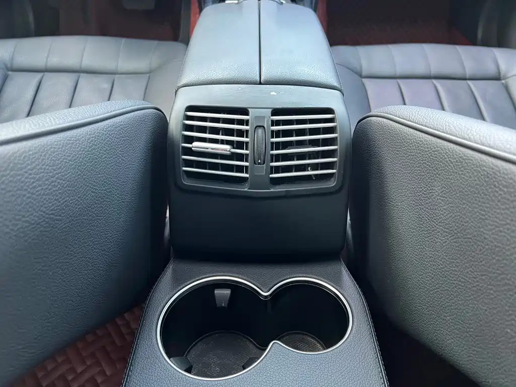 Mercedes-Benz E-Class — миниатюра 19
