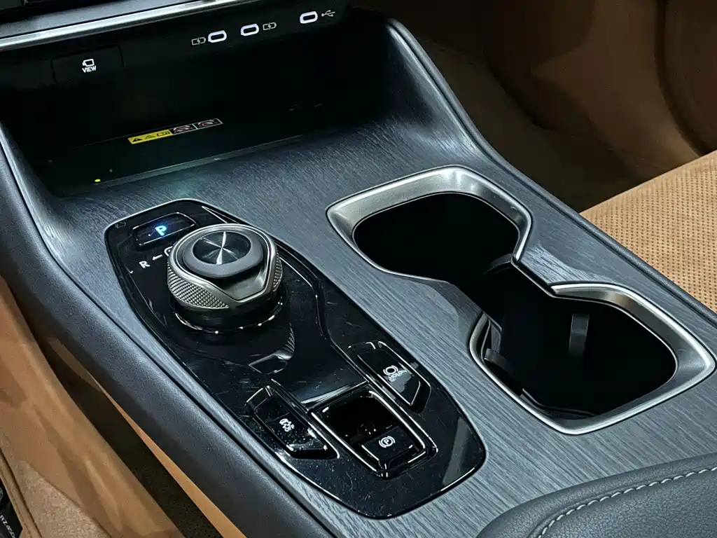 Lexus RZ — миниатюра 18