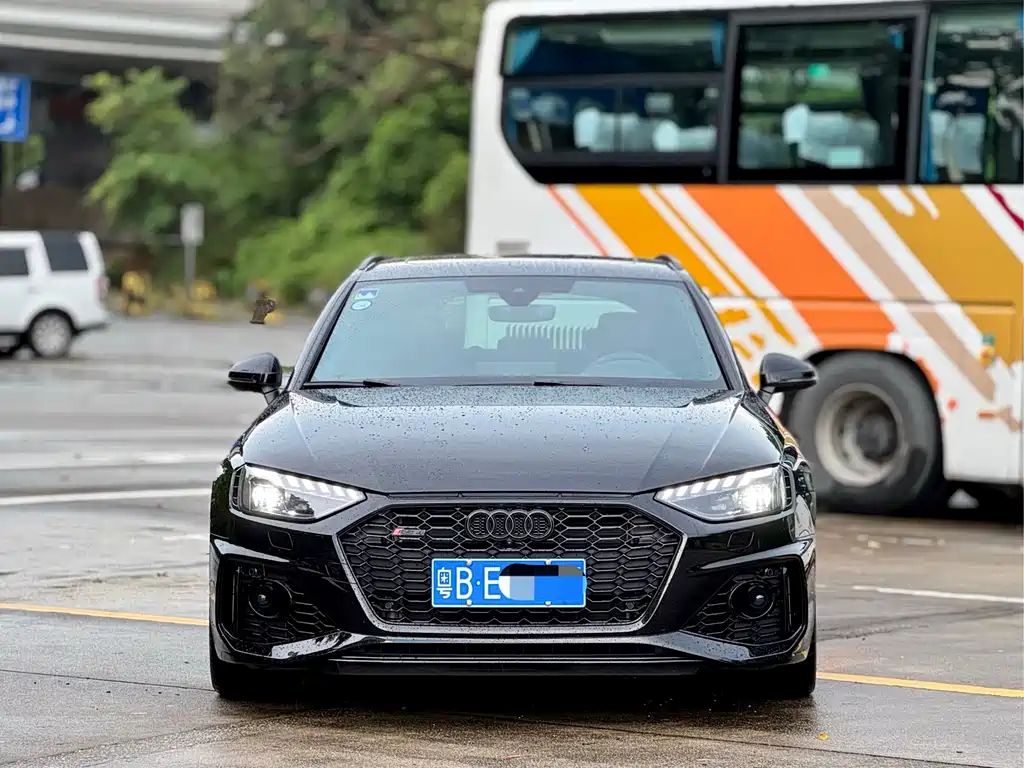 Audi RS 4 — миниатюра 2
