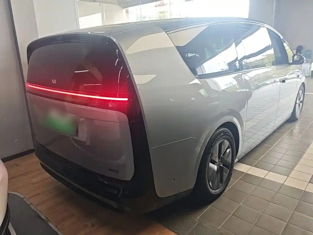 Li Auto Li MEGA — миниатюра 7
