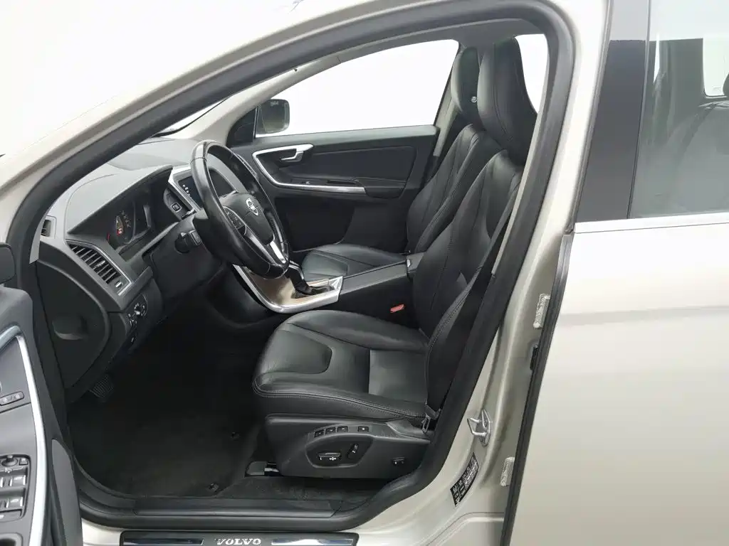 Volvo XC60 — миниатюра 10