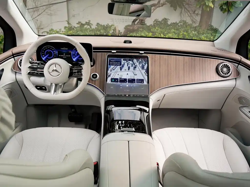 MERCEDES-BENZ EQE SUV