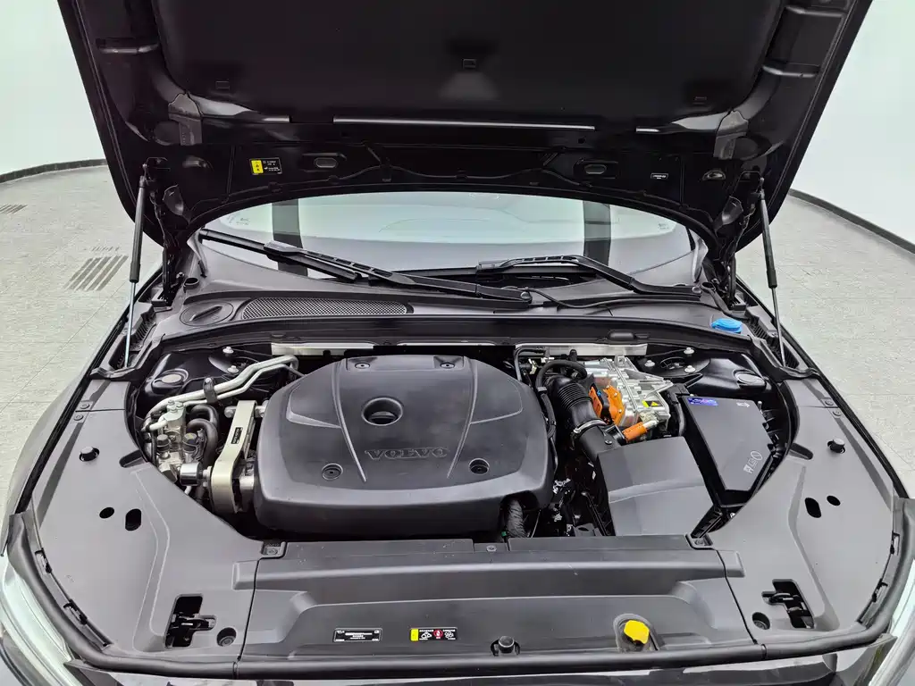 Volvo S90 PHEV — миниатюра 7