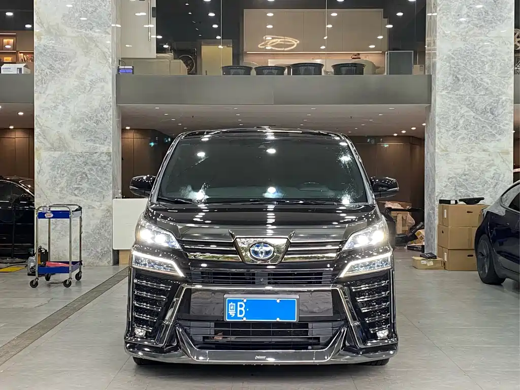Toyota Vellfire — миниатюра 2