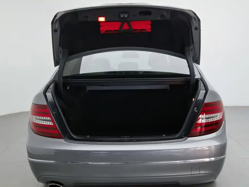 Mercedes-Benz C-Class — миниатюра 16