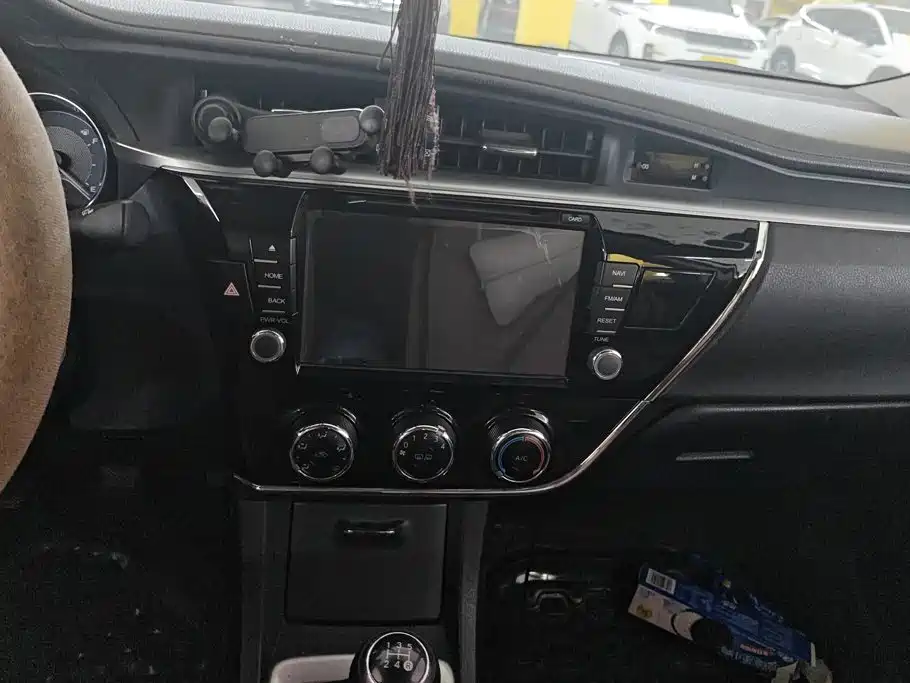 Toyota Corolla — миниатюра 13