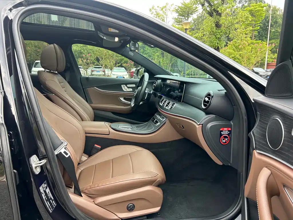 Mercedes-Benz E-Class — миниатюра 24
