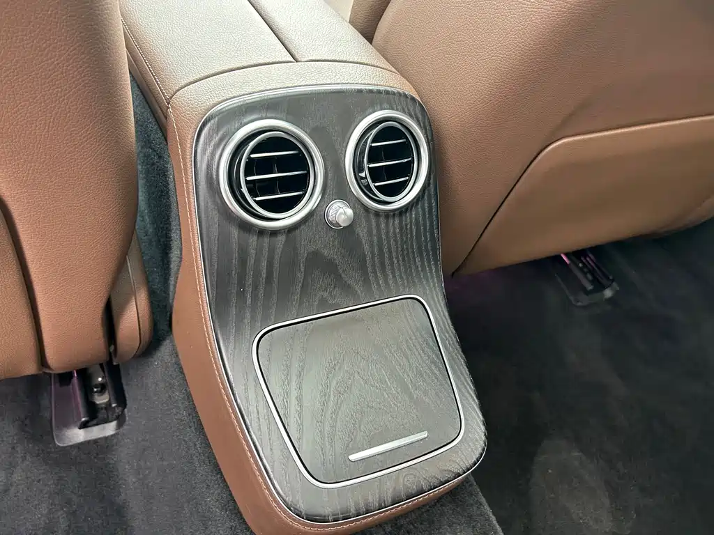 Mercedes-Benz E-Class — миниатюра 28