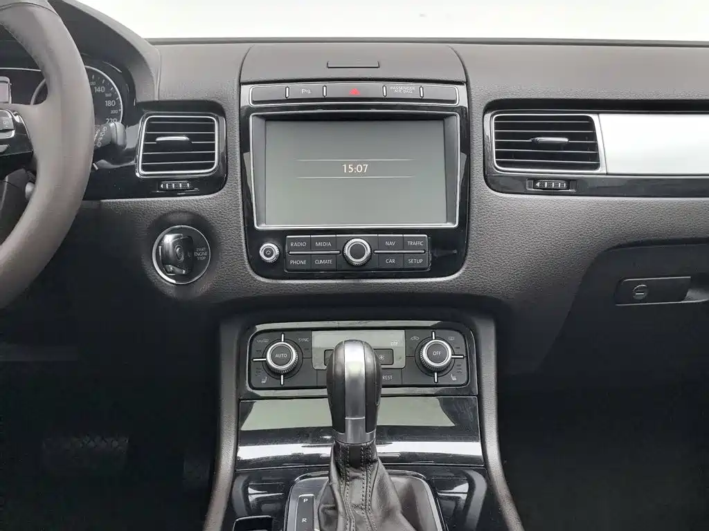Volkswagen Touareg — миниатюра 12