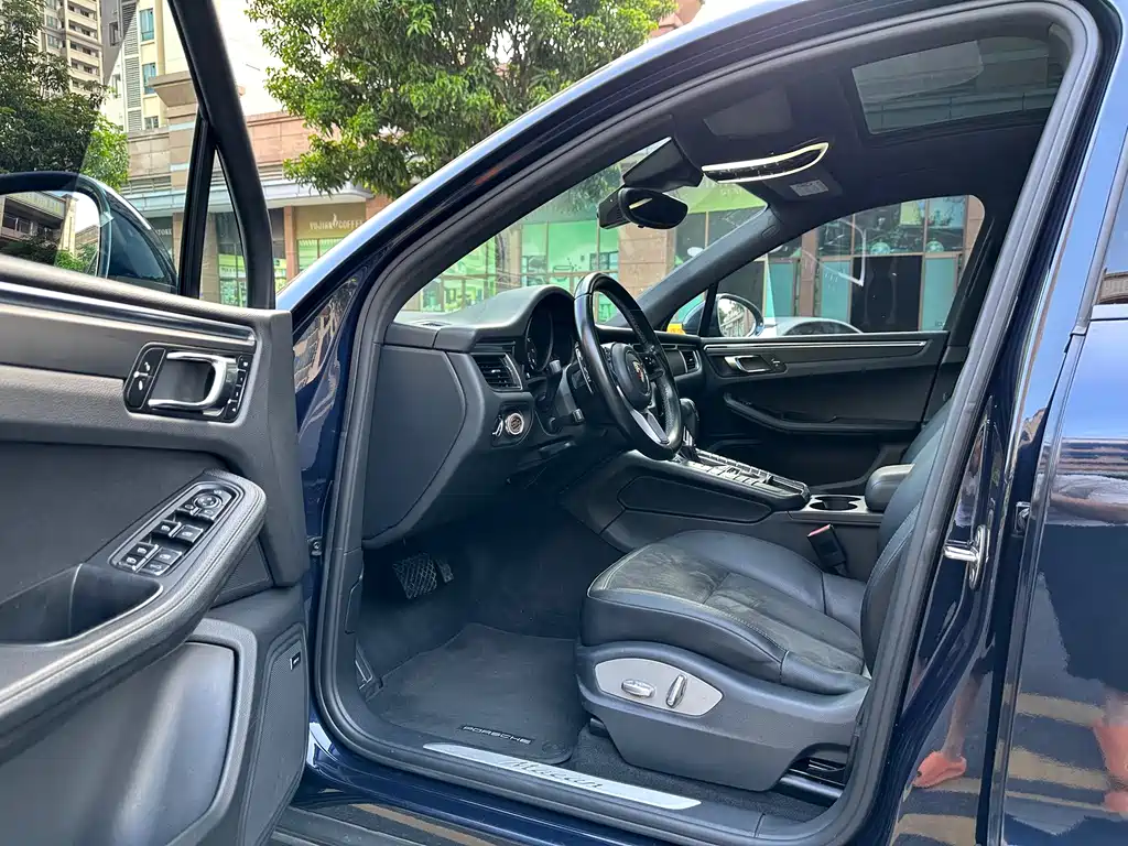 Porsche Macan — миниатюра 14