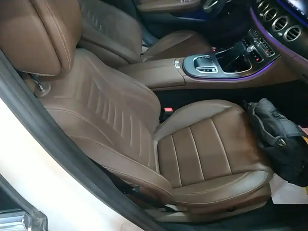 Mercedes-Benz E-Class — миниатюра 25